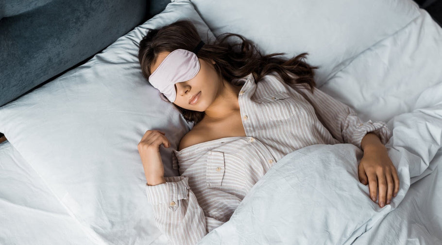 BENEFITS OF SLEEPING WITH A SILK SLEEP MASK
